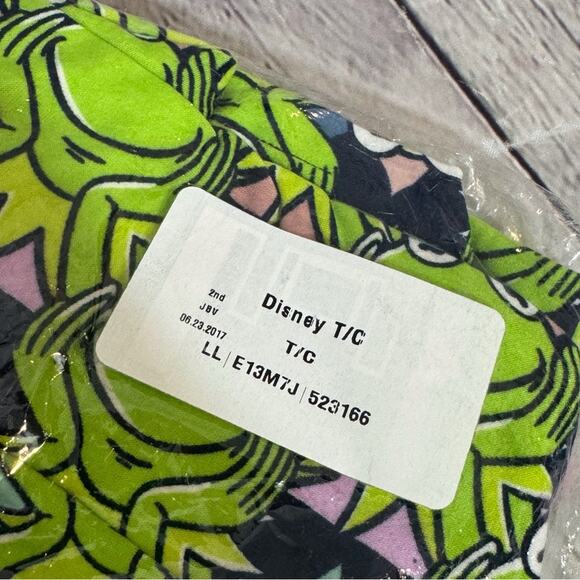 LuLaRoe Muppets Kermit the Frog Tall and Curvy Leggings - Picture 3 of 4